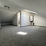 großer Abstellraum (ggf. auch als Büro oder ähnliches nutzbar)