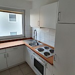 Küche mit Einbaumöbeln
